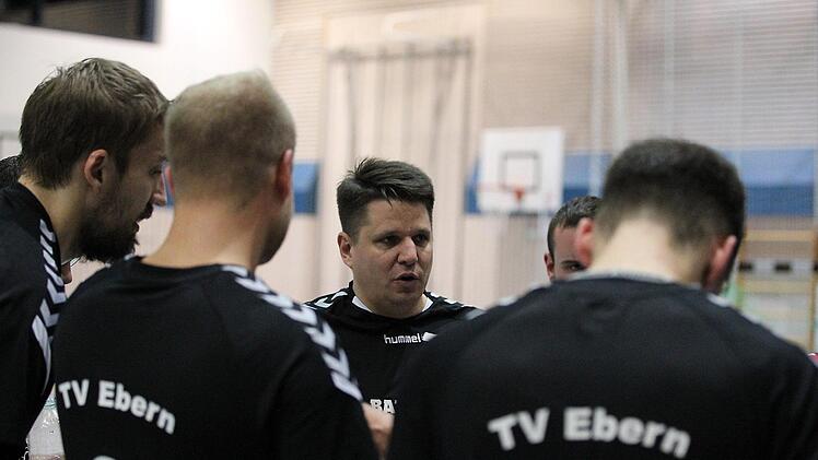 Das Eberner Team nimmt eine Auszeit.  Foto: sportpress
