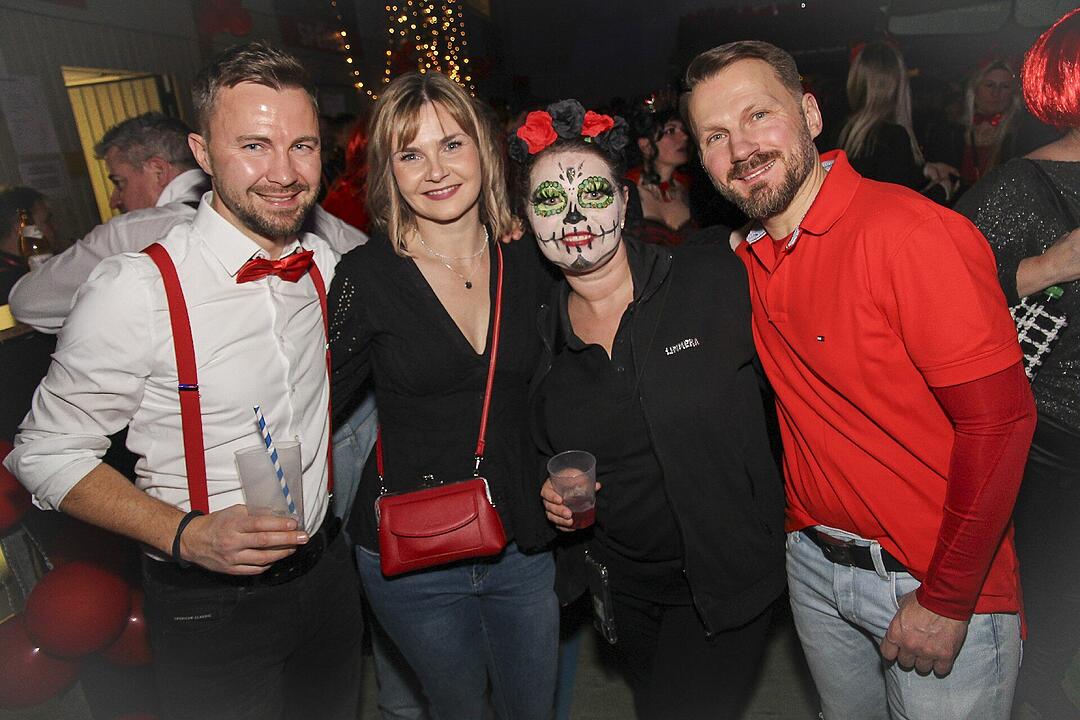 Faschingsparty vom Feinsten in der Stadthalle Stadtsteinach.