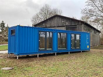 Scheuerfeld: Hamburger stellt Tiny Haus auf - so sieht es im Inneren aus Scheuerfeld: Hamburger stellt Tiny Haus auf - so sieht es im Inneren aus