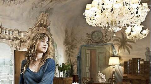 'The best offer': Welche Rolle spielt Claire (Silvia Hoeks)?