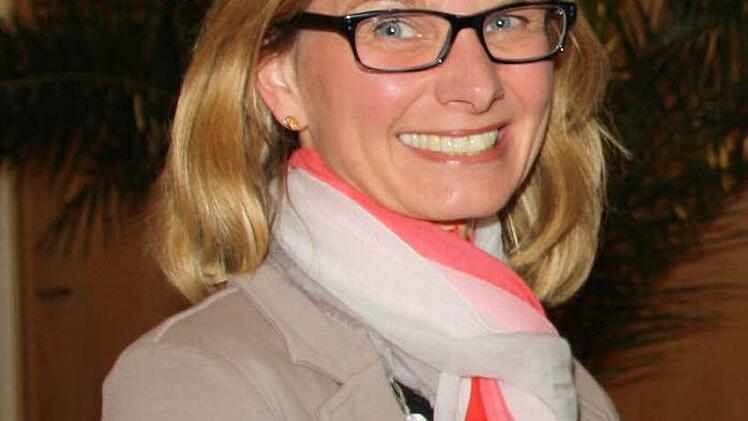 "Ich kannte die Städte nur dem Namen nach und hätte nie gedacht, dass sich so eine Häuserpracht dahinter verbirgt", sagt Kreisrätin Beatrix Lieb (PWG), die heuer zum ersten Mal eine Kreistagsfahrt mitmachte. Beeindruckt war sie vor allem, "dass man sich dort so viel Mühe gegeben und so viel Zeit genommen hat". Neu waren ihr die Informationen rund um die Bewerbung bei der UNESCO. "Die Kriterien wurden sehr gut erklärt." Am schönsten gefiel es Beatrix Lieb in Marienbad. Insgesamt ging es ihr ab...