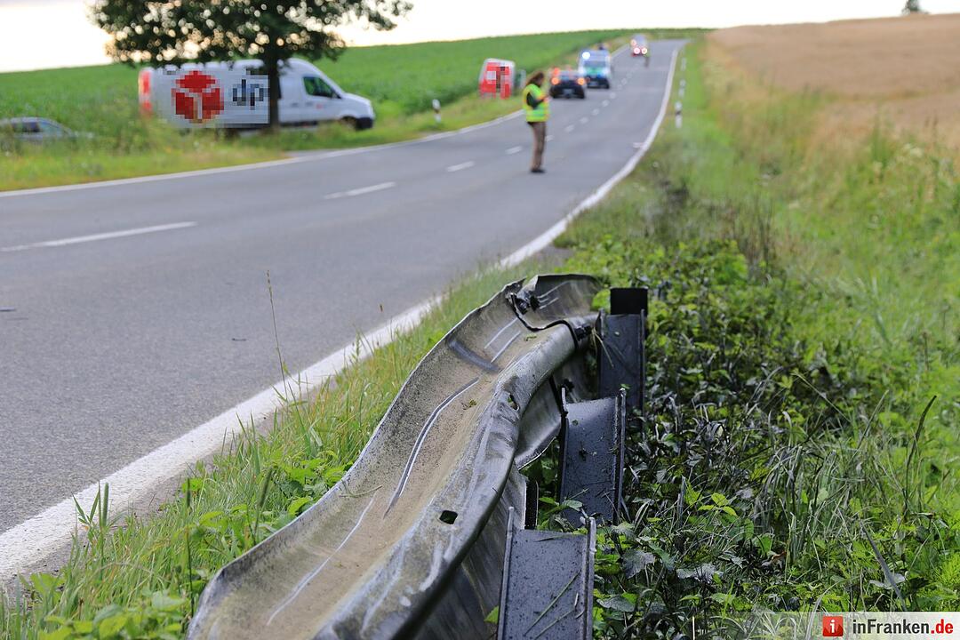 Transporter schleudert über BA1 bei Scheßlitz