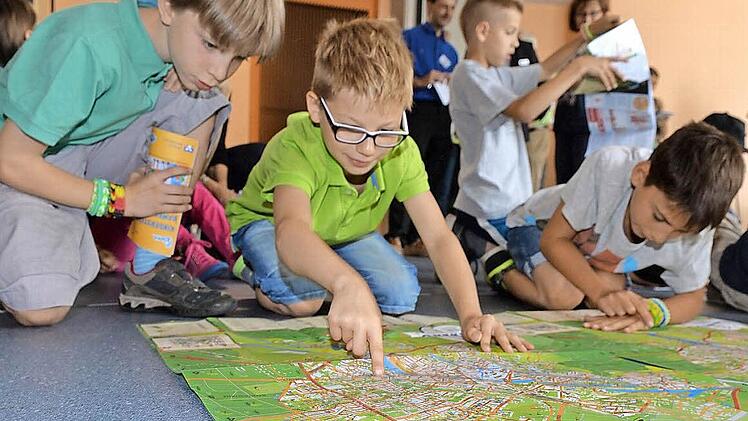 Die Kinder sind begeistert in "ihrem" Plan. Fotos: Ronald Rinklef