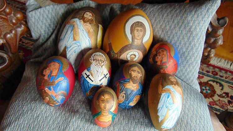 Kleine und große Ikoneneier von Hellmuth Lenhart Foto: Petra Malbrich