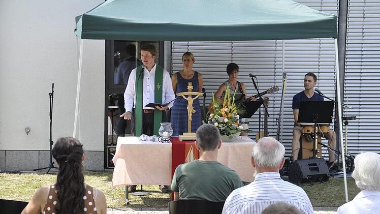 Zum letzten Mal leitete Diakon Robert Klatt einen Gottesdienst in Bad Bocklet. Die Johanneskirche in Bad Bocklet war für ihn ein Fixpunkt für seine Jugendgottesdienste. Foto: Peter Klopf