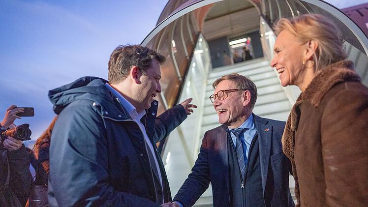 Au&szlig;enminister Wadephul fliegt in die USA - Zwischenstopp Island