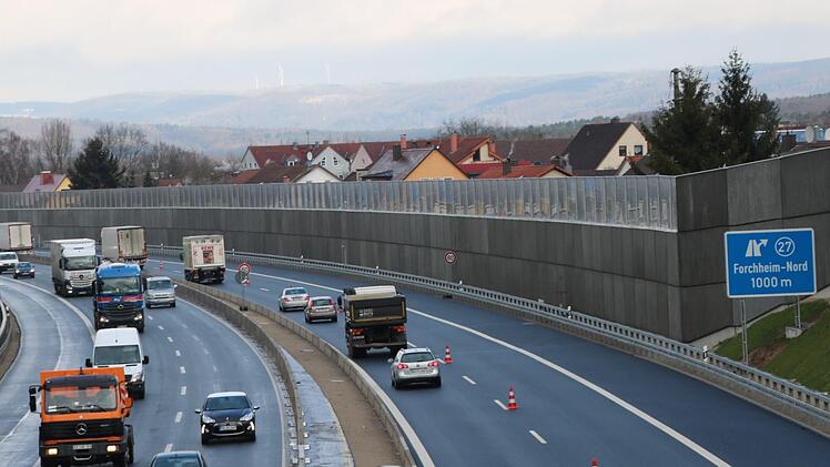 Die wieder eingerichtete Baustelle an der Autobahn bei Forchheim verursacht Probleme. Foto: Ronald Heck/Archiv
