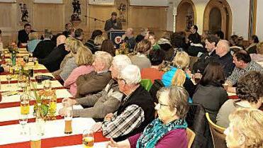 In der Bürgerversammlung zeigten sich die die Referenten vor zahlreichen Zuhörern sehr gut vorbereitet. Foto: Karl-Heinz Wirth