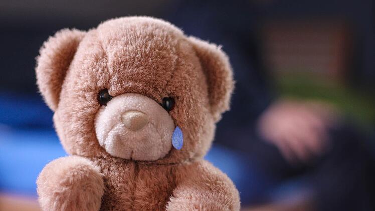 Die Tochter eines Familienvaters vergaß seine kleine Tochter im Kindersitz hinter dem Auto und überfuhr sie. Symbolbild: Christopher Schulz