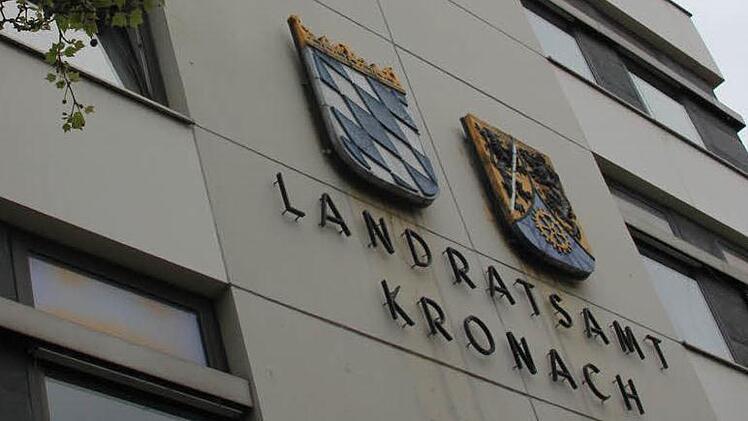 Wenn der Landrat nicht rechtzeitig wieder die Amtsgeschäfte übernehmen kann, braucht es für das Landratsamt Anfang Mai eine Übergangslösung. Foto: Marco Meißner