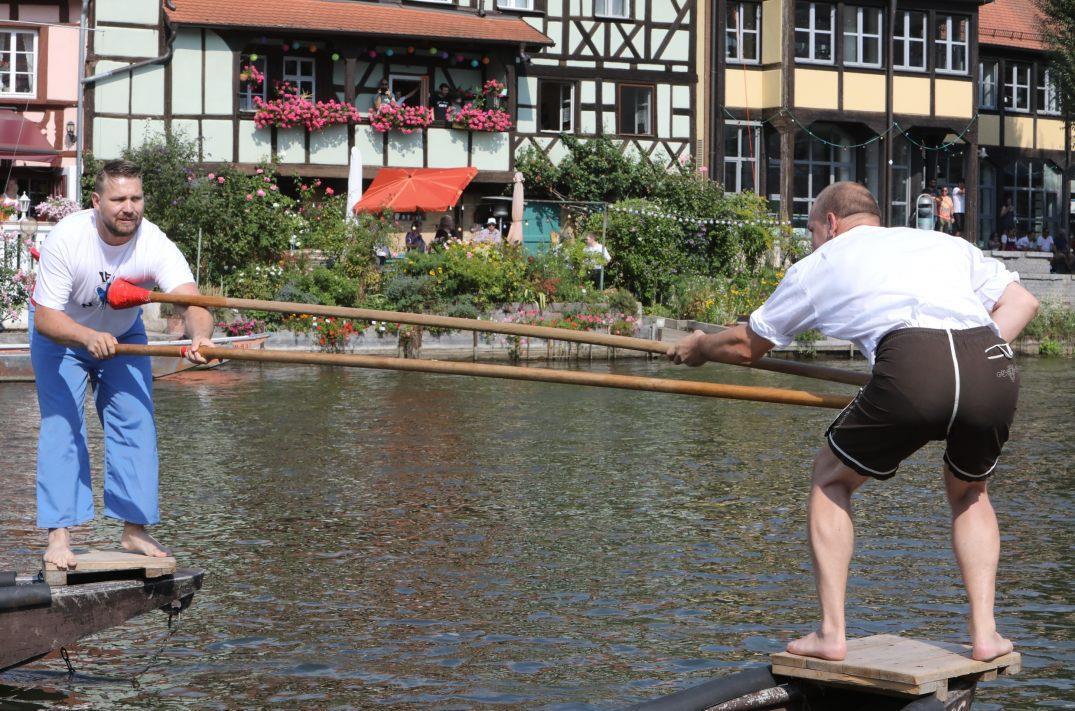 Fischerstechen der Erwachsenen am Sonntag. Foto: Barbara Herbst