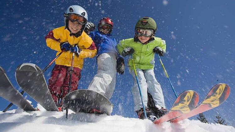 Skifahrer kommen jetzt im Fichtelgebirge endlich auf ihre Kosten. Doch sind längst noch nicht alle Pisten geöffnet. Foto: Archiv