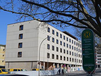 Wird das zusätzliche Dienstgebäude des Landkreises nach der Sanierung rechtzeitig bezugsfertig? Der Umzug verschiedener Dienststellen und vor allem des Zentrums für Telemedizin (ZTM) ins Telekomhaus ist eigentlich für November geplant.