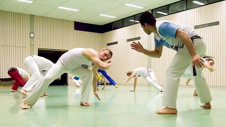 Christoph Schuster (links) ist beim Training mit voller Konzentration bei der Sache.