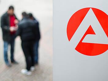 Die Zahl der Arbeitssuchenden in der Region bleibt auf einem niedrigen Niveau.  Foto: Julian Stratenschulte, dpa