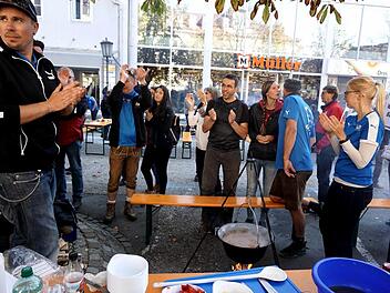 Gute Stimmung herrschte am Stand der Herzogenauracher Kerwasburschen, auch wenn man keinen Spitzenplatz belegte.