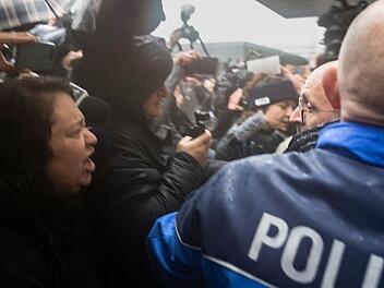 Anh&ouml;rung nach t&ouml;dlichem Brand in Crans-Montana