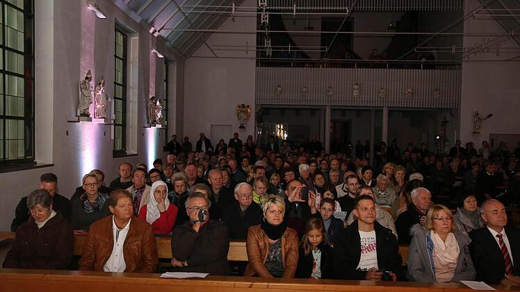 Das Konzert der Jugendblaskapelle St. Laurentius in der Pfarrkirche von Obertrubach war ein Magnet. Foto: Franz Galster