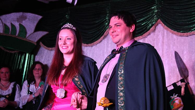 Das Markgrafenpaar Sabrina und Sascha Stevens begrüßt die Gäste. Foto: Carmen Schwind