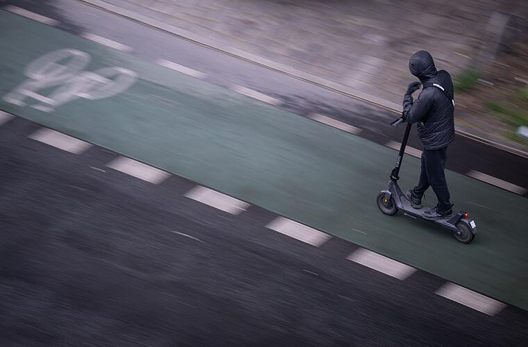 Bamberg: Radfahrer und E-Scooter-Fahrer zusammengestoßen - Radler verletzt