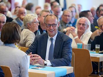 Bundeskanzler Merz beim Jubil&auml;um des Neheim-H&uuml;stener Programms
