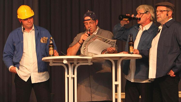 Als "Stammtischler" im Gespräch über Gott und die Welt: Christian, Ralf, Mike und Werner Singer (von links).