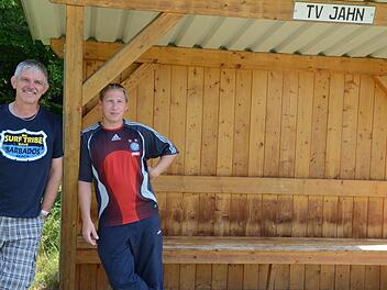 Getrennte Wege: Jan Mast (links) ist nicht mehr Trainer beim TV Jahn Winkels. Uwe Wende (rechts) bleibt Abteilungsleiter. Foto: Jürgen Schmitt