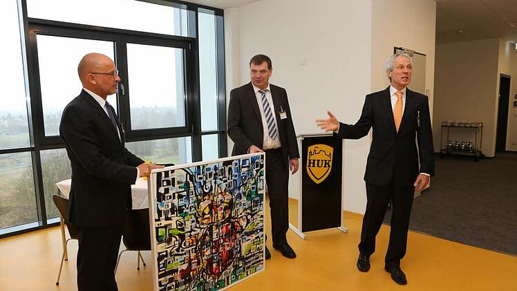 Ein Bild gab's von der Baufirma zum Einzug.  Foto: Barbara Herbst