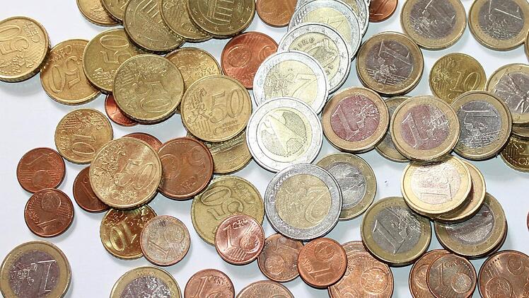 Auf die Marktgemeinde Rentweinsdorf kommen hohe Kosten zu, weshalb eine Neuverschuldung nicht umgangen werden kann. Ab 2018 könne sich die finanzielle Lage jedoch wieder entspannen. Foto: Janina Reuter