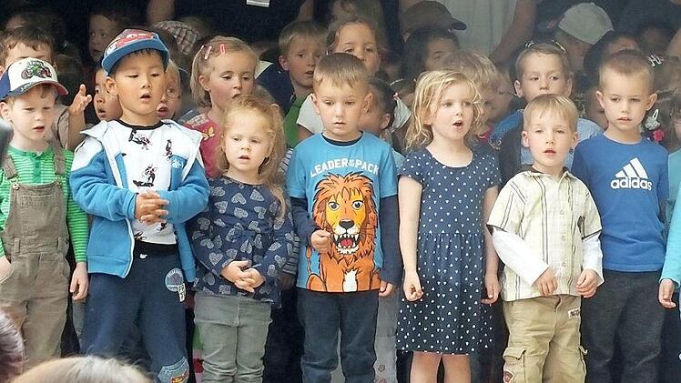 Die Kinder hatten extra zum Jubiläum ein Musical einstudiert.  Foto: Manfred Welker