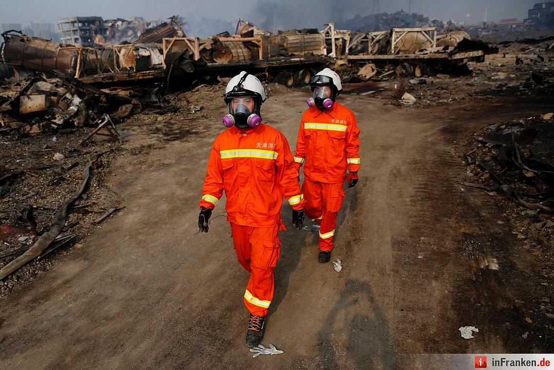 Huge explosion rocks Chinese port city of Tianjin