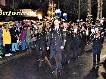 Eine Attraktion zu abendlicher Stunde anlässlich der Barbarafeier war stets die Bergparade. Doch aktuell kann man nur noch davon träumen. Die Aufnahme entstand 2019.