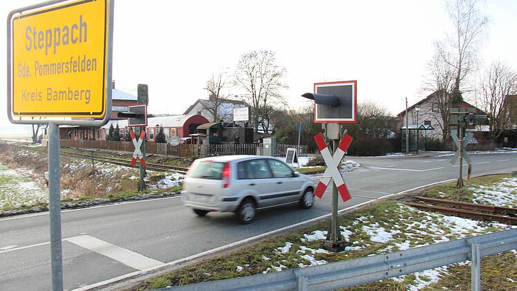Am Bahnübergang in Steppach macht die Signalanlage Probleme. Foto: Christian Bauriedel