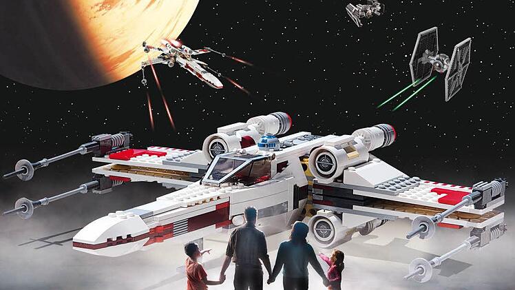 Das weltgrößte Legomodell Star Wars-X-Wing ist im Legoland Deutschland in Günzburg zu sehen. Foto: Legoland Deutschland