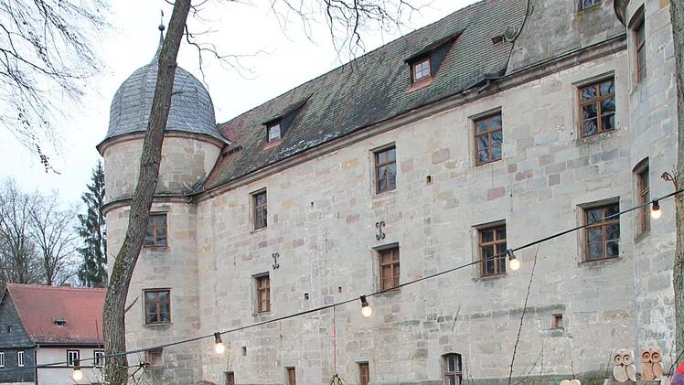 Streifzug durch den Weihnachtsmarkt Mitwitz, mit seinen rund 100  Verkaufst&auml;nden.Herbert Fischer