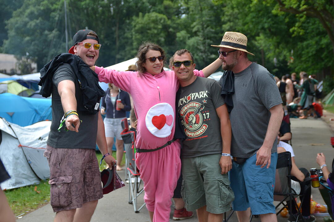 Die Besucher bei Rock im Park 2018 am Freitagnachmittag