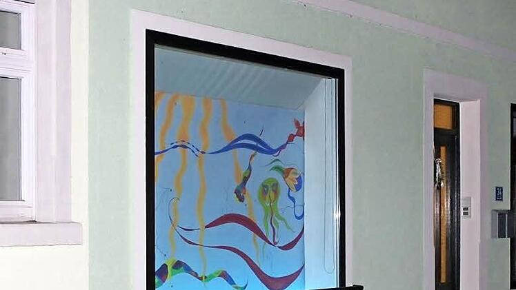 Franz Köstner hat sein Schaufenster schon für ein "leuchtendes Unterrodach" in Szene gesetzt. Foto: vs