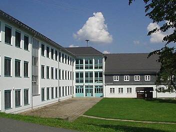 Eine Gesamtschule am Rennsteig könnte sich auf die Schulsituation in Pressig und Windheim (unser Bild) auswirken. Foto: Archiv