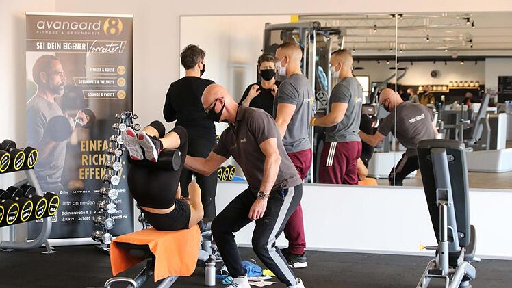 Unter fachkundiger Anleitung durfte auf über 1000 Quadratmetern im Fitness- und Gesundheitsstudio Avangard8 zu Gunsten des Kinderpalliativteams gesportelt werden.