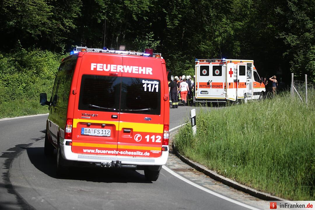 Kreis Bamberg: 17-jähriger Motorradfahrer fährt auf Traktor auf und wird schwer verletzt