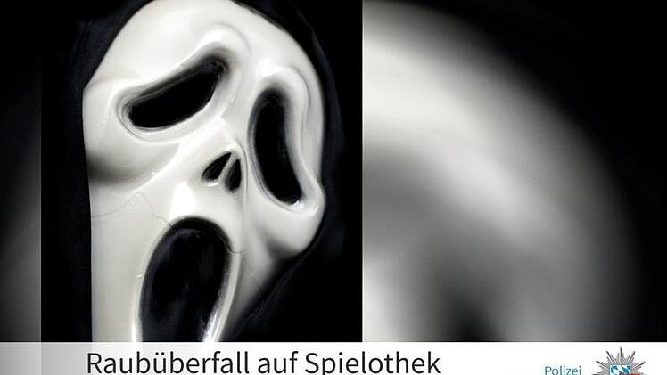 Mit einer Scream-Maske hat ein Unbekannter eine Spielothek in Klingenberg überfallen und Bargeld erbeutet. Foto: Polizei Unterfranken