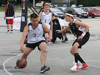 Nach zwei souveränen Siegen war es für die Kulmbacher Streetbasketballer vorbei. Am Ende reichte es aber noch zu Platz 3.  Foto: privat