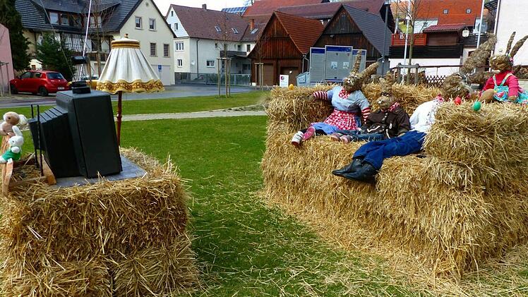 Hasenfamilie in Himmelkron  Foto: Dieter Hübner