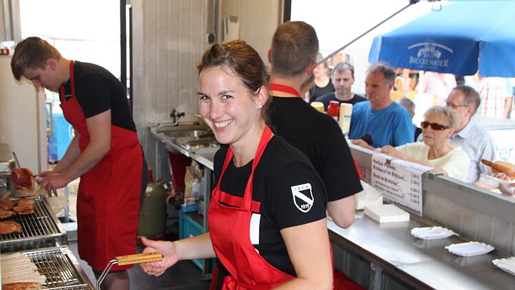 Die Handballer vom FC haben schon jetzt gut zu tun. Foto: Ulrike Müller