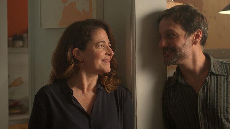 Auf einer Gesch&auml;ftsreise in Rom lernt Eva (Nora Navas) den charmanten &Aacute;lex (Rodrigo de la Serna) kennen.