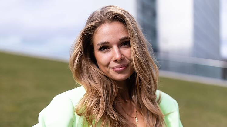 Lola Weippert kann nicht nachvollziehen, dass nur die wenigsten Leute auf Festivals n&uuml;chtern bleiben.