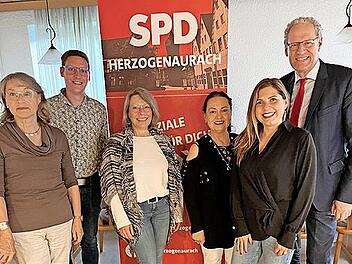 Sie stehen für den Erfolg der SPD Herzogenaurach (von links): Renate Schroff (stv. Vorsitzende), Jens Schäfer (Vorsitzender), Elke Bauer (Kassierin), Gabriele Maurer (Schriftführerin), Claudia Belzer (Vorsitzende), German Hacker