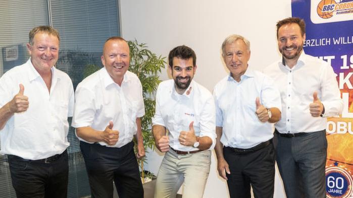 Da haben sich fünf Mann viel vorgenommen: Der Vorstand des BBC Coburg (von links): Trainer Ulf Schabacker, Vorsitzender Wolfgang Hörnlein, Sportlicher Leiter Matthias Haufer, Geschäftsführer Wolfgang Gremmelmaier und Aufsichtsratsvorsitzender Manuel Fischer. Fotos: Hagen Lehmann