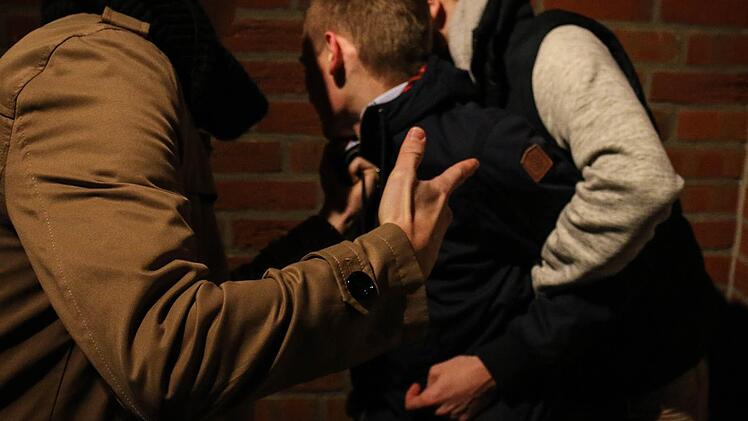 Eine Schlägerei am frühen Sonntag in Mittelfranken hatte fatale Folgen. Symbolfoto: Christopher Schulz