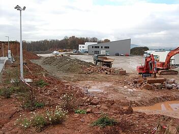 Gewerbe- und Industriegebiet Reith: Eine neue Löschwasser-Zisterne soll für Sicherheit im Gewerbegebiet mitsorgen. Fotos: Günther Straub